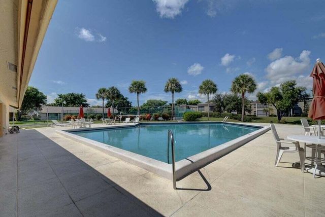 728 Lago Road, Delray Beach, FL 33445