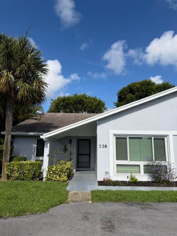 728 Lago Road, Delray Beach, FL 33445