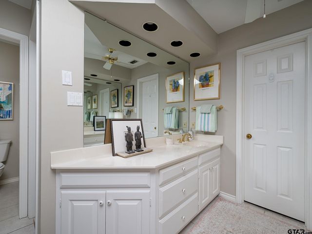 900 Derrick Ct, Tyler, TX 75703