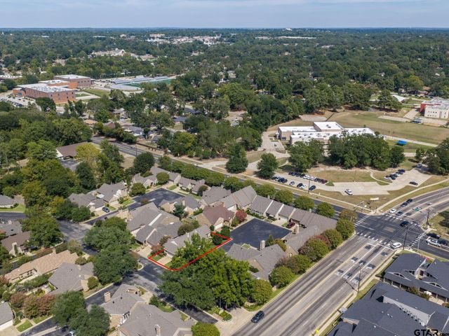 900 Derrick Ct, Tyler, TX 75703