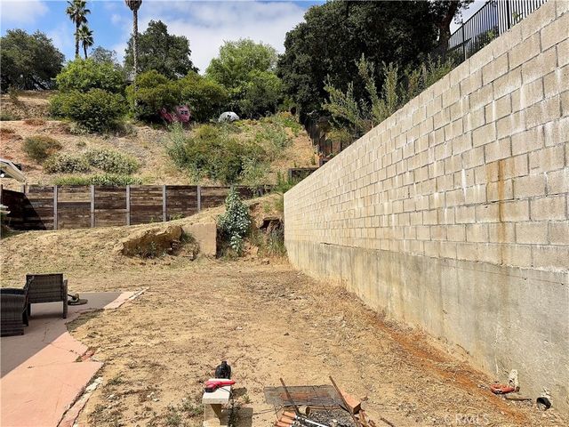 2441 Sleepy Hollow Dr, Glendale, CA 91206