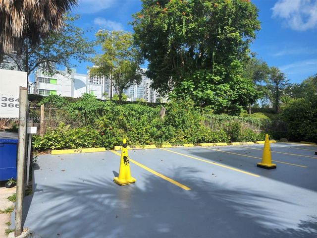 364 SW 11th St, Miami, FL 33130