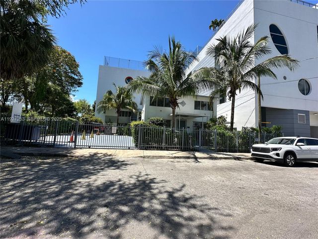 364 SW 11th St, Miami, FL 33130