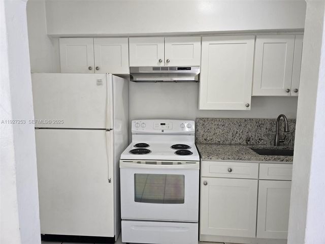 364 SW 11th St, Miami, FL 33130