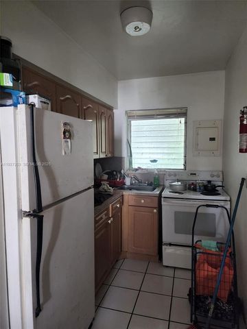 364 SW 11th St, Miami, FL 33130