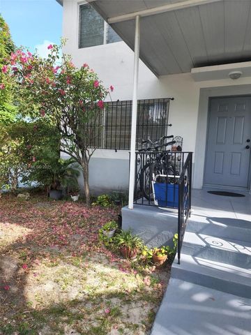 364 SW 11th St, Miami, FL 33130