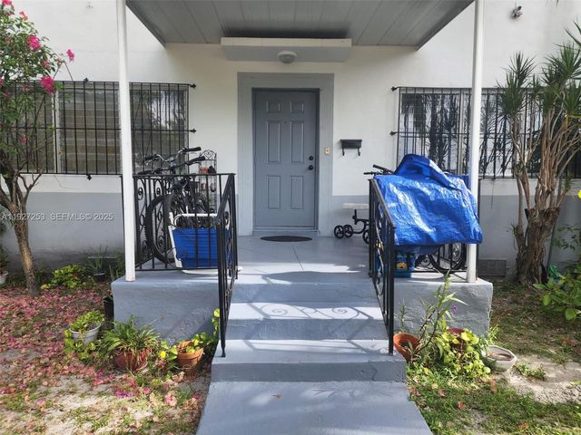 364 SW 11th St, Miami, FL 33130