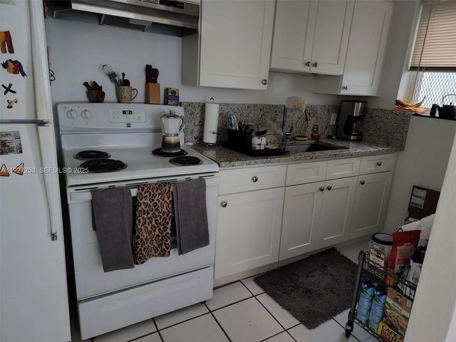 364 SW 11th St, Miami, FL 33130