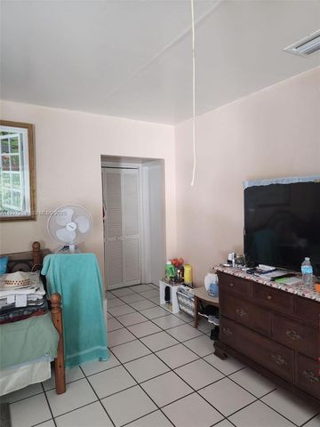 364 SW 11th St, Miami, FL 33130