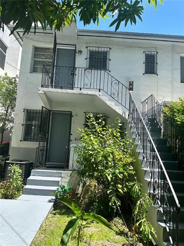 364 SW 11th St, Miami, FL 33130