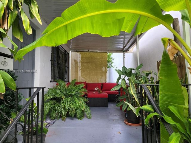 364 SW 11th St, Miami, FL 33130
