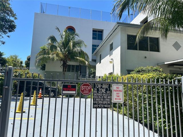 364 SW 11th St, Miami, FL 33130