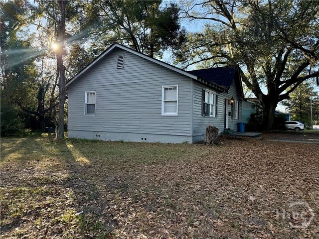 2033 California, Savannah, GA 31404