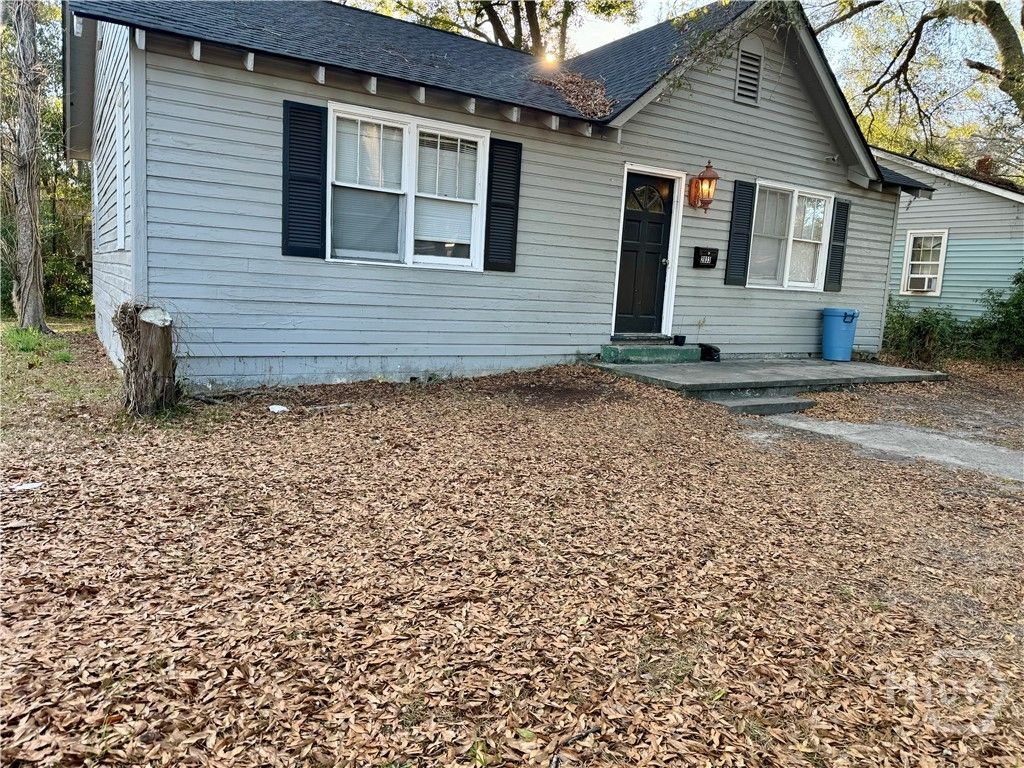 2033 California, Savannah, GA 31404