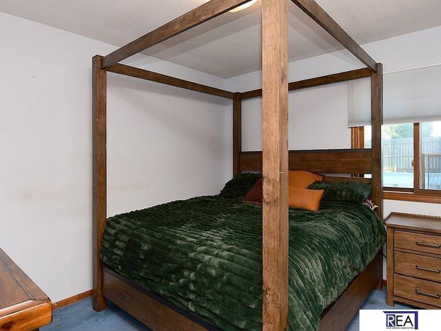 12811 Ogden Street, Omaha, NE 68164
