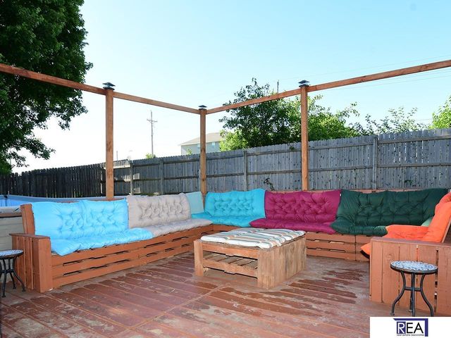 12811 Ogden Street, Omaha, NE 68164