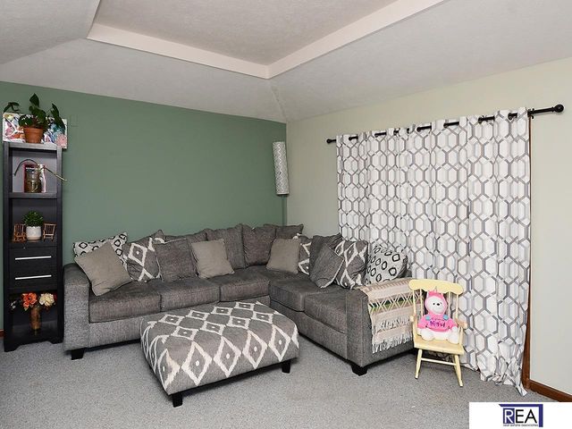 12811 Ogden Street, Omaha, NE 68164