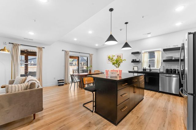 355 Poolside Pass 12, Hollister, MO 65672