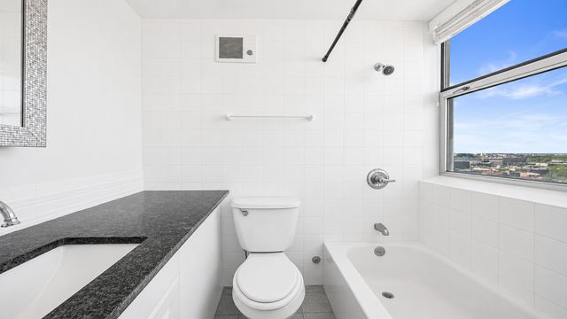 3110 N Sheridan Road 1807, Chicago, IL 60657