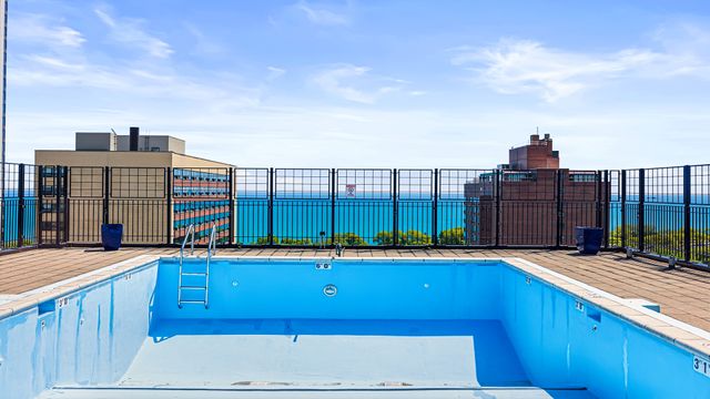 3110 N Sheridan Road 1807, Chicago, IL 60657