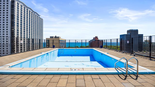 3110 N Sheridan Road 1807, Chicago, IL 60657