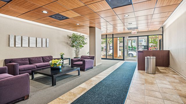 3110 N Sheridan Road 1807, Chicago, IL 60657