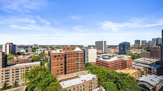 3110 N Sheridan Road 1807, Chicago, IL 60657