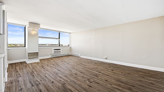 3110 N Sheridan Road 1807, Chicago, IL 60657
