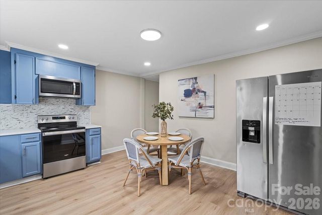 913 W 3rd Avenue, Gastonia, NC 28052