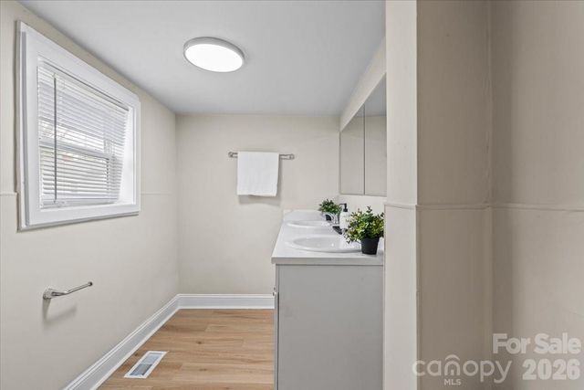 913 W 3rd Avenue, Gastonia, NC 28052