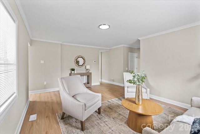 913 W 3rd Avenue, Gastonia, NC 28052