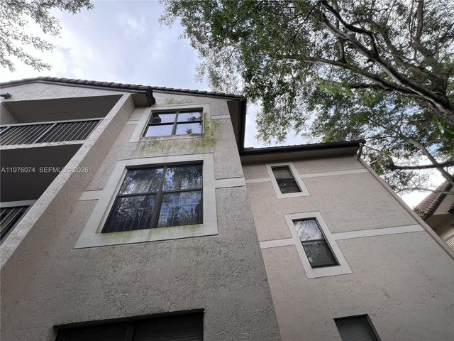 4221 W Mcnab Rd 43, Pompano Beach, FL 33069