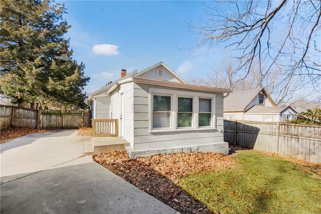 1529 S Harvard Avenue, Independence, MO 64052