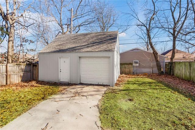 1529 S Harvard Avenue, Independence, MO 64052