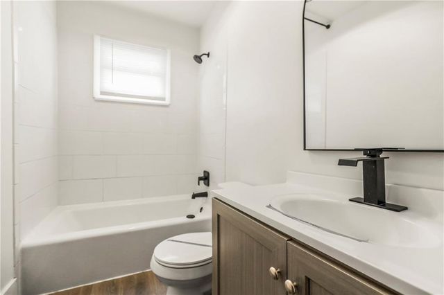 1529 S Harvard Avenue, Independence, MO 64052