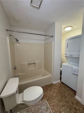 3524 West Shore Road 807, Warwick, RI 02886
