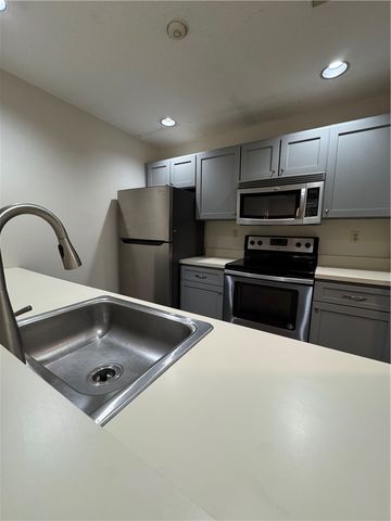 3524 West Shore Road 807, Warwick, RI 02886
