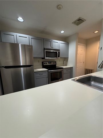 3524 West Shore Road 807, Warwick, RI 02886