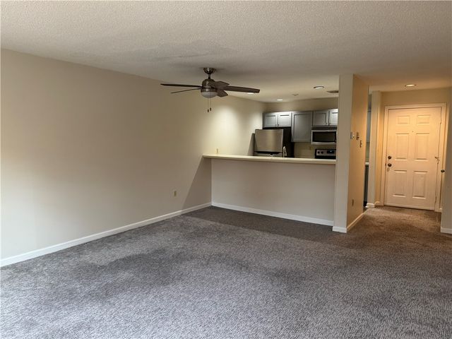 3524 West Shore Road 807, Warwick, RI 02886
