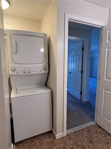 3524 West Shore Road 807, Warwick, RI 02886