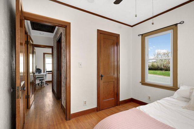 202 Park Street W, South Saint Paul, MN 55075