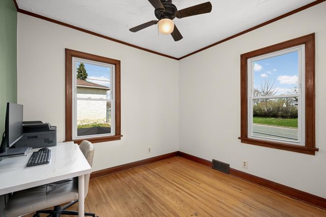 202 Park Street W, South Saint Paul, MN 55075