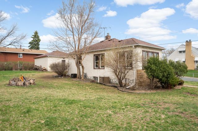 202 Park Street W, South Saint Paul, MN 55075