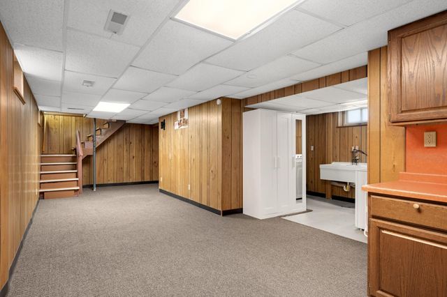 202 Park Street W, South Saint Paul, MN 55075