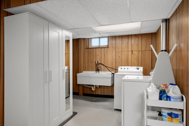 202 Park Street W, South Saint Paul, MN 55075