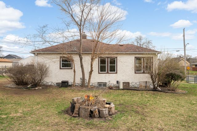 202 Park Street W, South Saint Paul, MN 55075