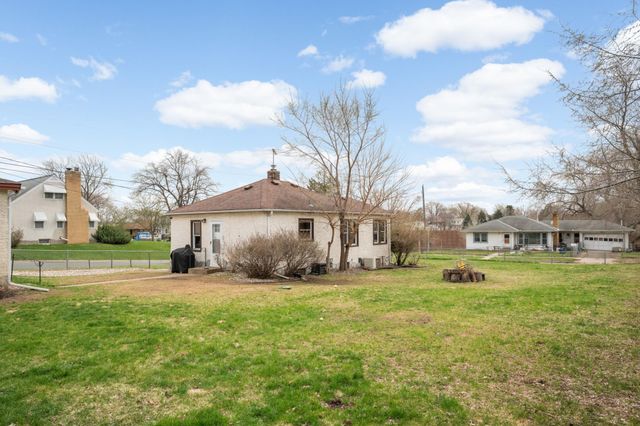 202 Park Street W, South Saint Paul, MN 55075