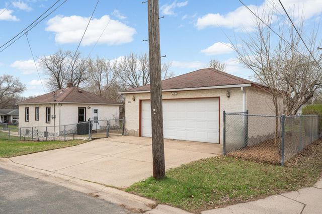 202 Park Street W, South Saint Paul, MN 55075