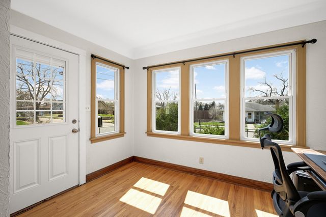 202 Park Street W, South Saint Paul, MN 55075