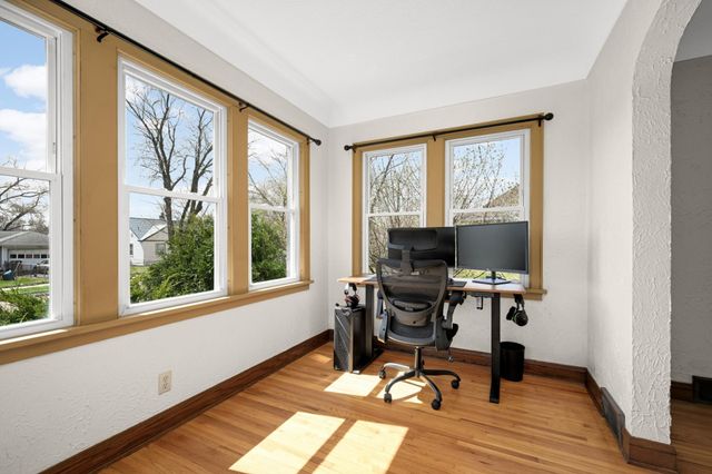 202 Park Street W, South Saint Paul, MN 55075